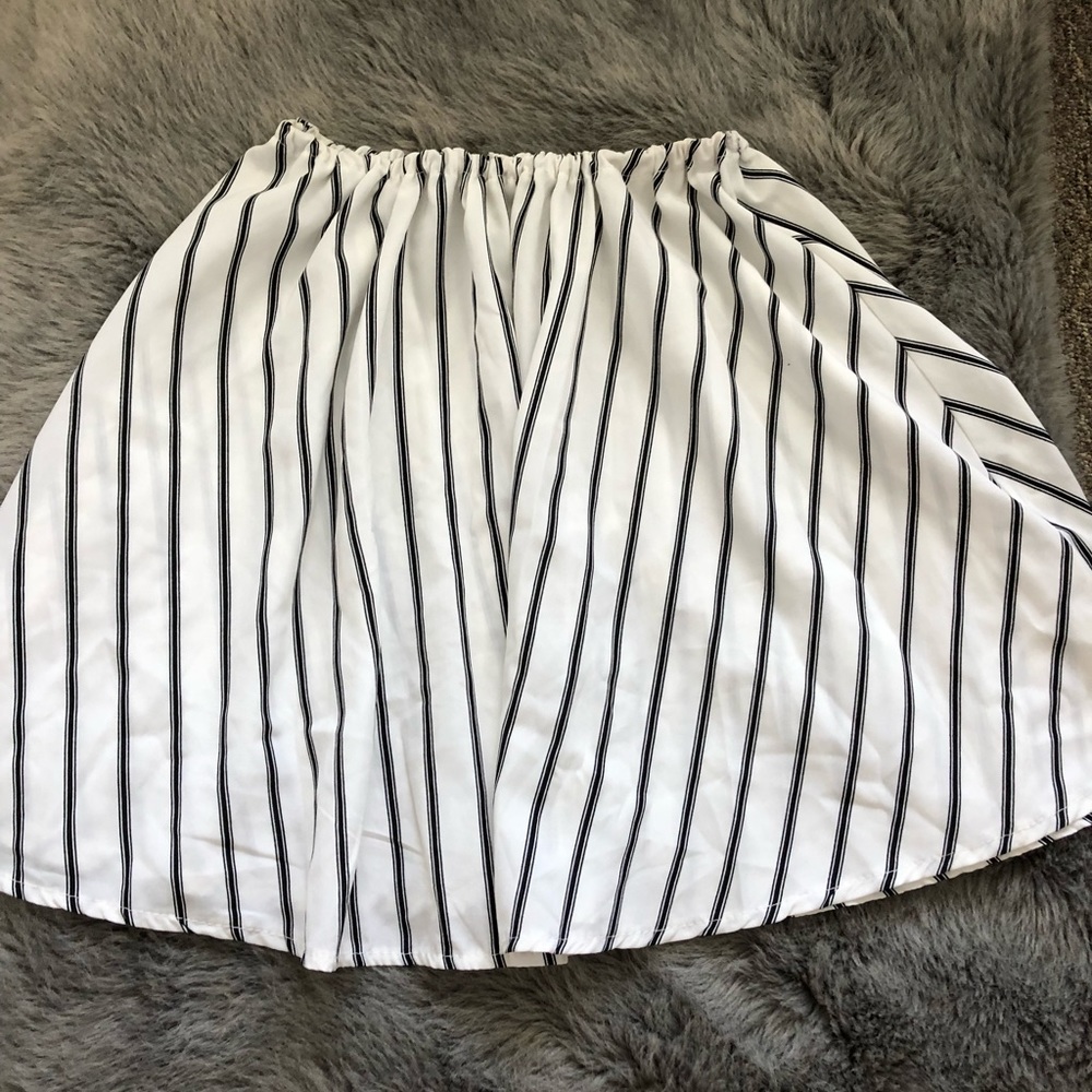 Black and White Underarm Shirt